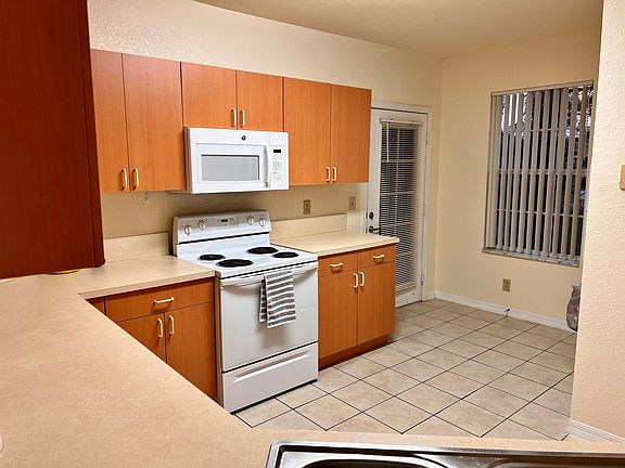 5th image of 112 SW Peacock Blvd APT 7-201