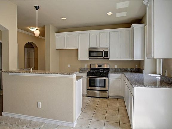 5th image of 1420 Chestnut Dr