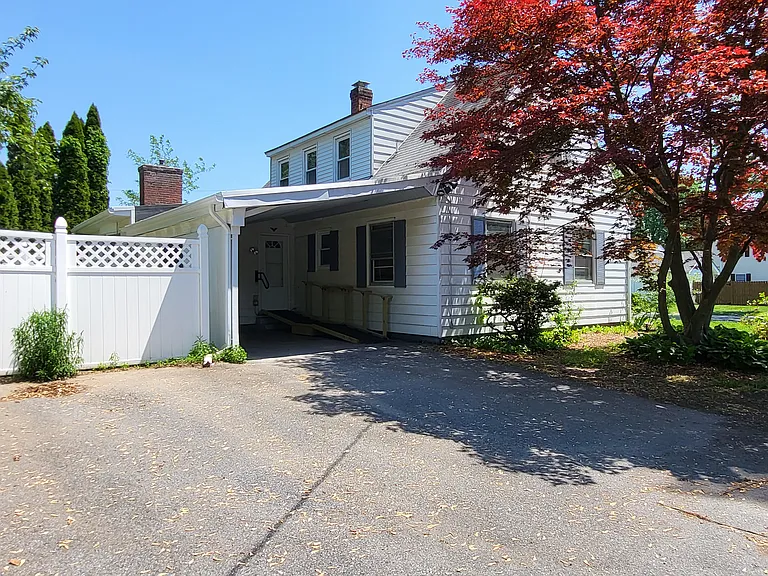 156 Doris St — Photo 22