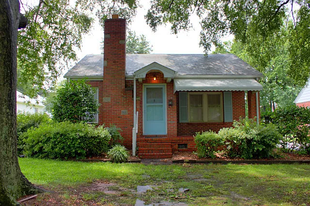 2 Bedroom Cottage Plan Available Mid-August — Photo 1