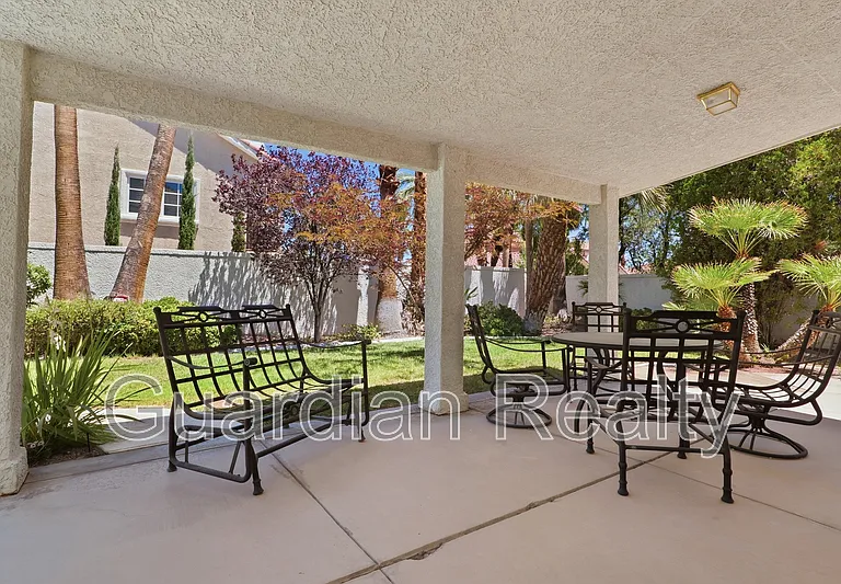1888 Woodhaven Dr — Photo 46