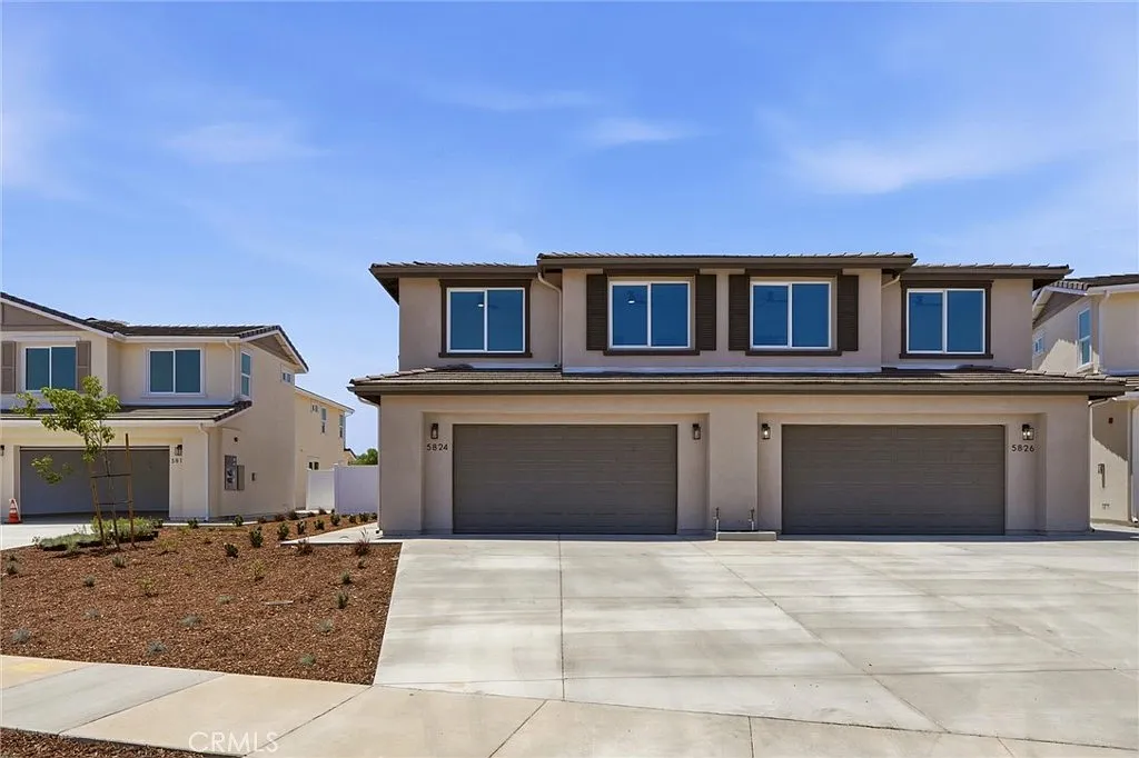 4 bed, 2.5 bath, 1950 sqft, $3,875 — Photo 1