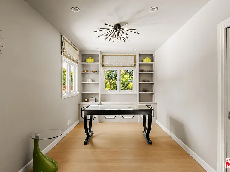 647 Toyopa Dr — Photo 15