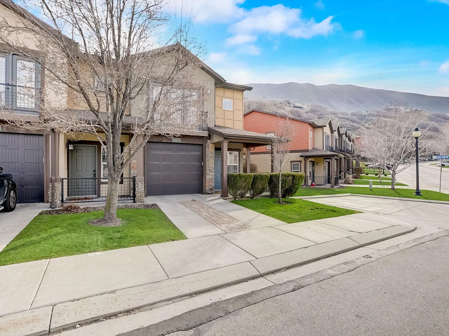 14827 S Chandlerpoint Way — Photo 2