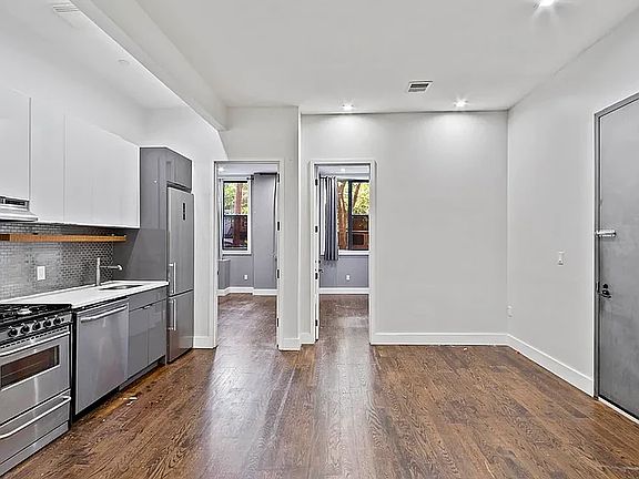 3rd image of 6015 Myrtle Ave #B
