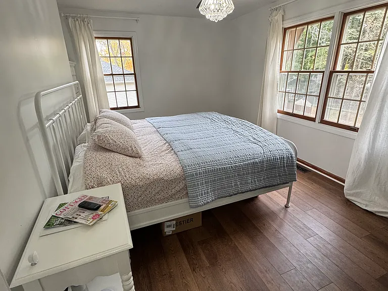 1037 Sauganash Dr — Photo 10