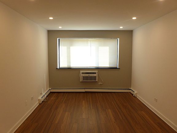 4th image of 5250 N Sheridan Rd APT 205