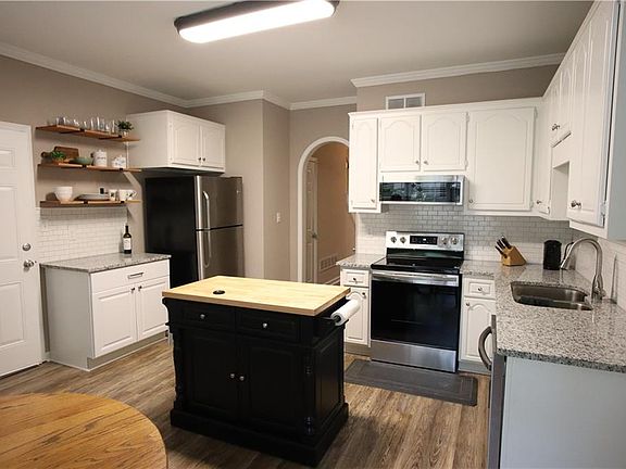 4th image of 2095 Wellcrest Dr NW