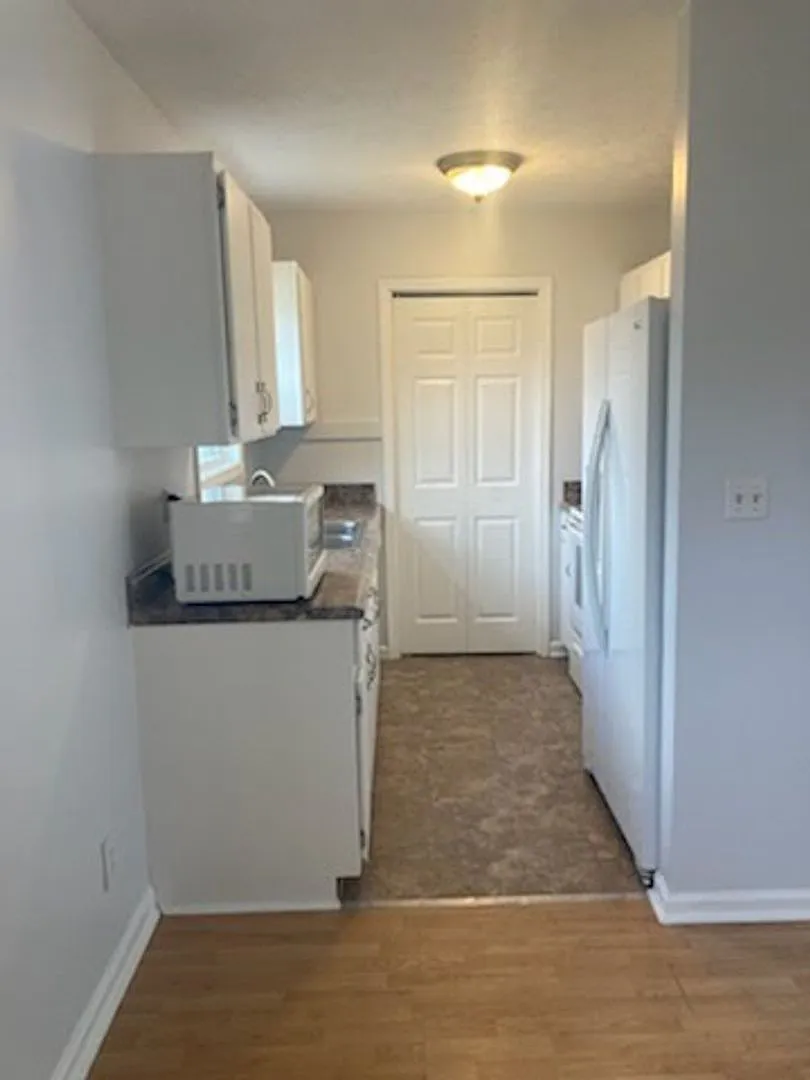 219 Tobacco Road — Photo 4