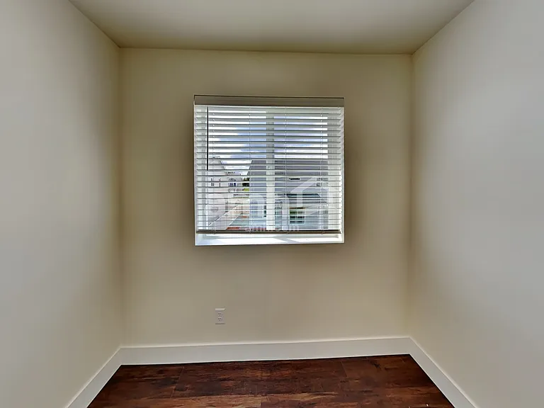685 Dudley St — Photo 7