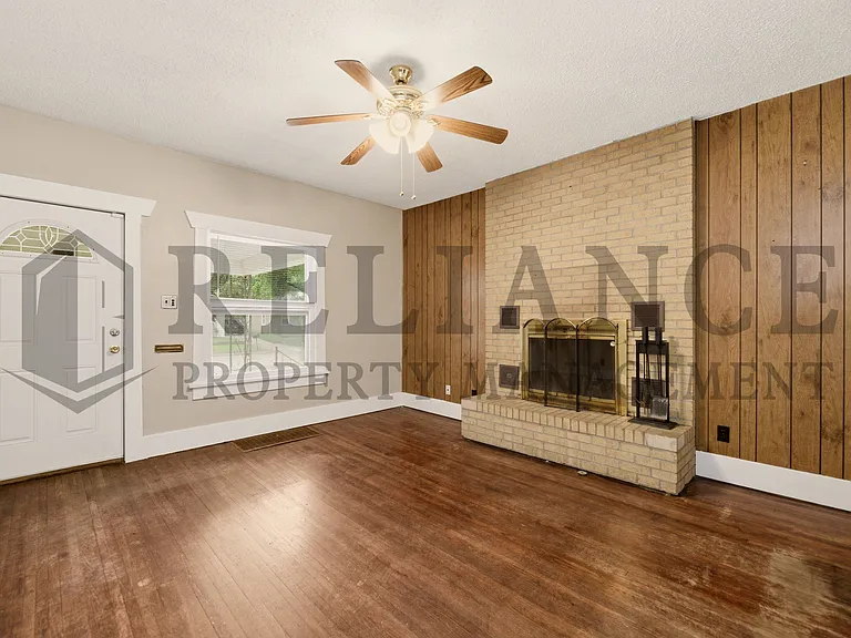 1425 S Laura Ave — Photo 13
