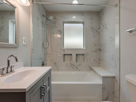 5th image of 4512 Swiss Ave #4