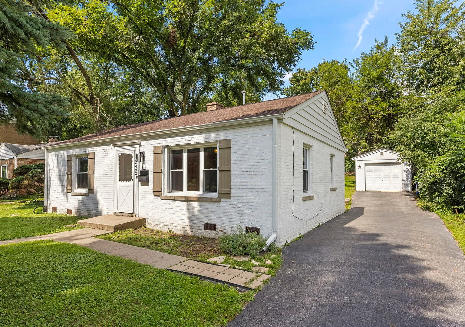 2 bed, 864 sqft, $2,400 — Photo 3