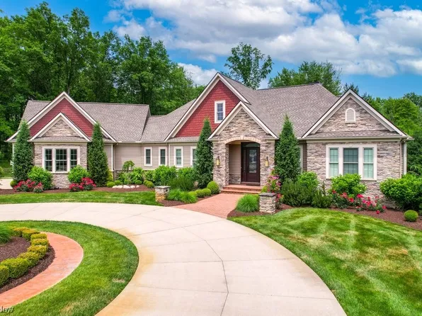 175 Brighton Ln, Peninsula, OH 44264