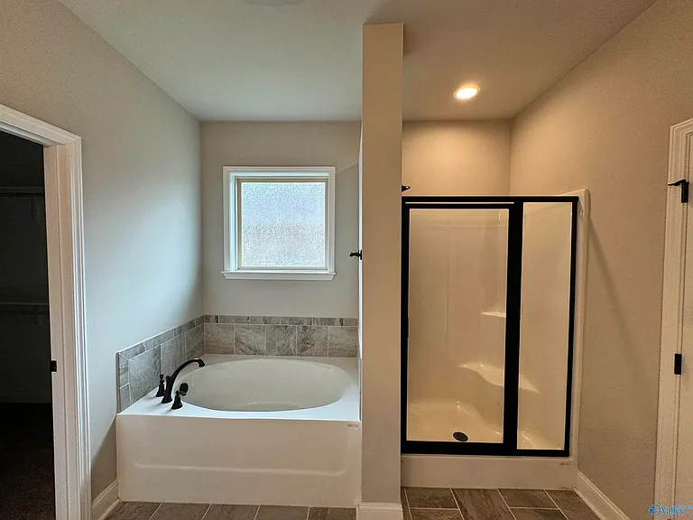 109 Kambry Grove Dr — Photo 17