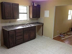2nd image of 174 Woodland Ave