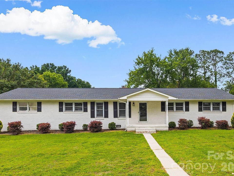 1st image of 130 Briarwood Dr
