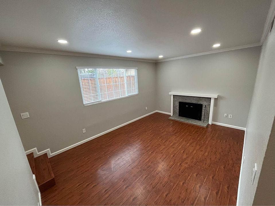 1st image of 5166 Coco Palm Dr