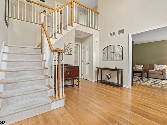 4th image of 24 Powelson Dr