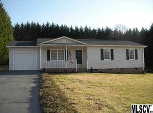 2469 Side Ln, Conover, NC 28613