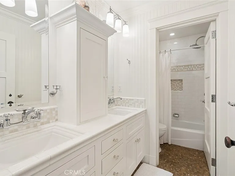 2035 Miramar Dr — Photo 19