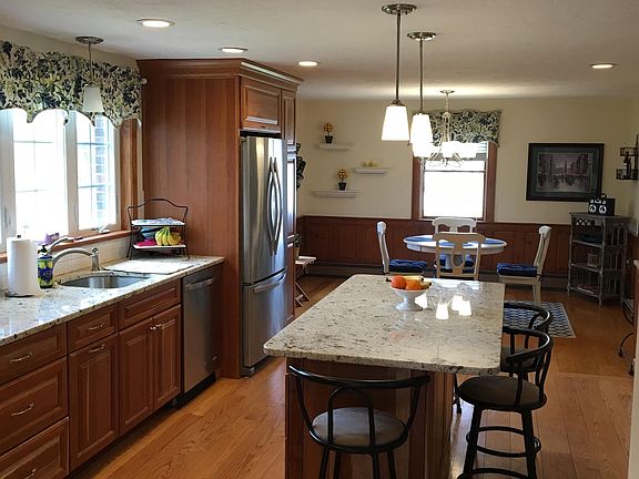 Bright and new kitchen!