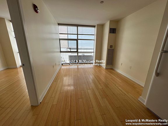 3rd image of 40A Boylston St #406