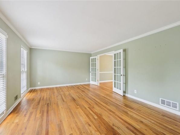 3734 Fox Hills Dr SE, Marietta, GA 30067