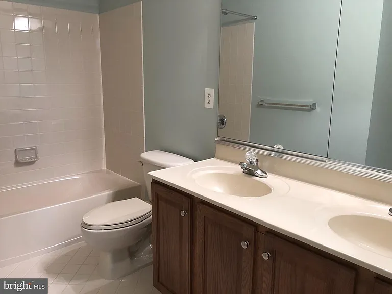 20090 Valhalla Sq — Photo 18