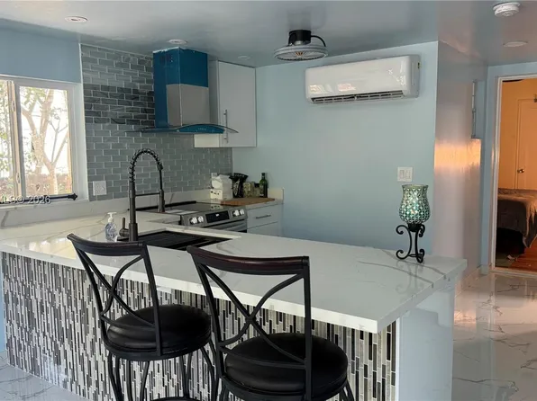 1633 McKinley St, Hollywood, FL 33020