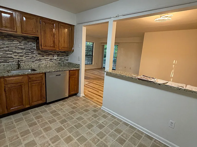 5001 Stonehedge Rd — Photo 12