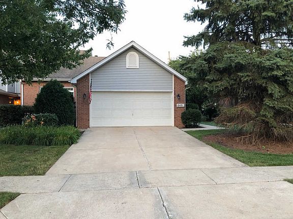2nd image of 8451 Sandalwood Ct