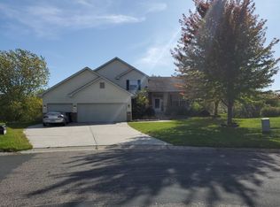 2478 Deerwoods Ct, Mayer, MN 55360