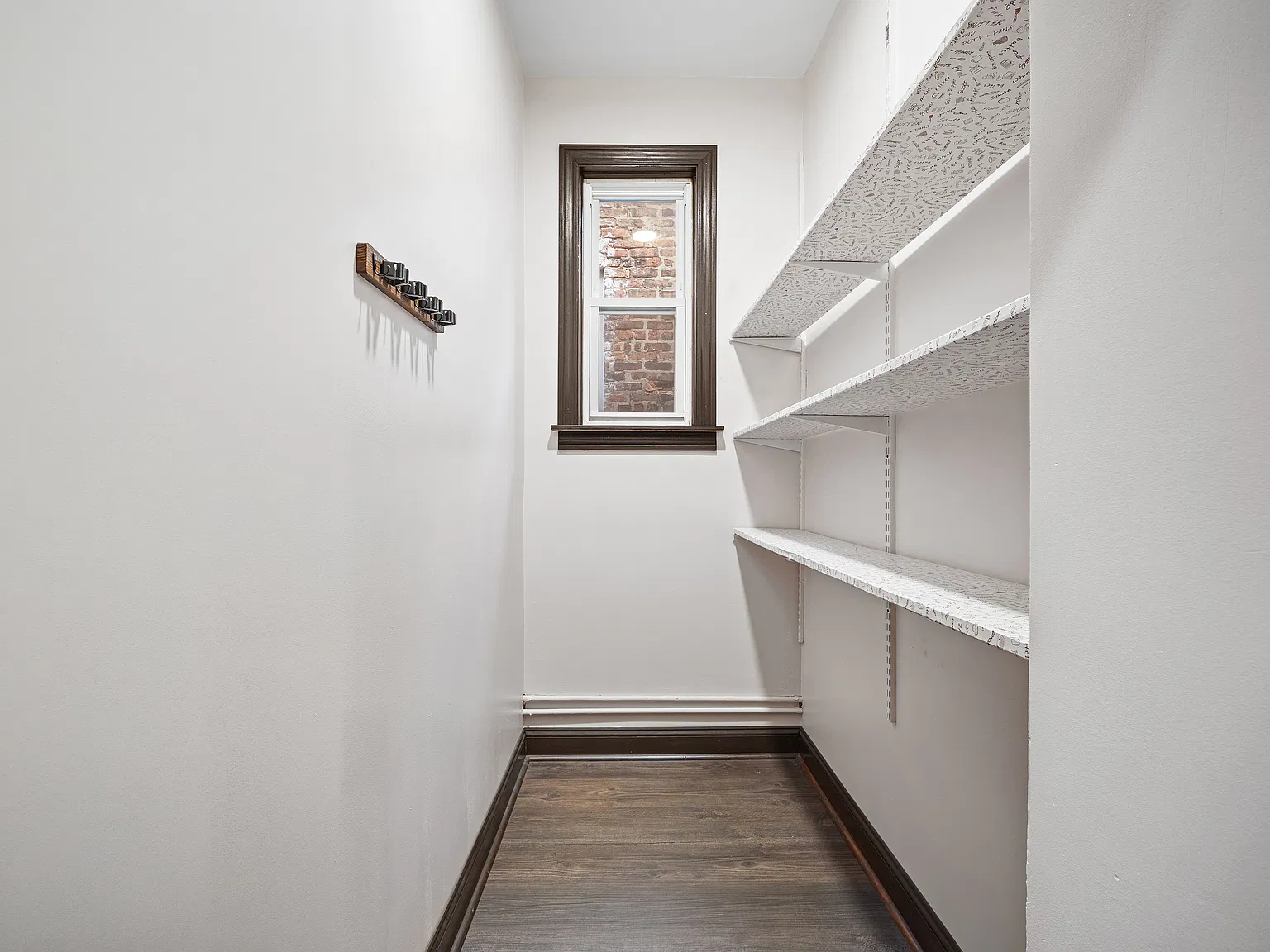 2 bed, 1100 sqft, $1,700 — Photo 4