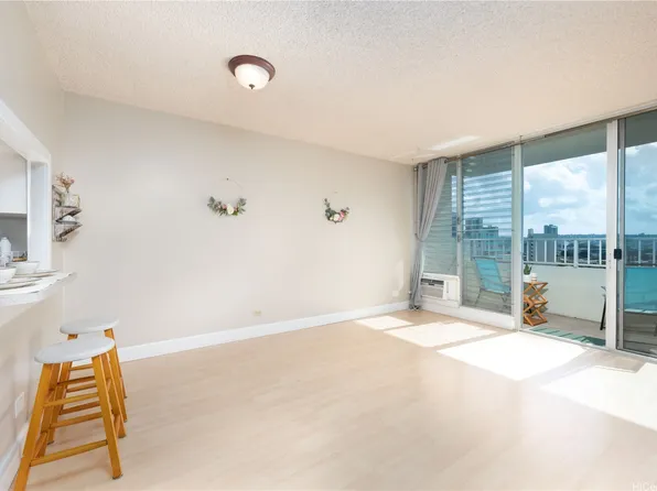 796 Isenberg St APT 9H, Honolulu, HI 96826