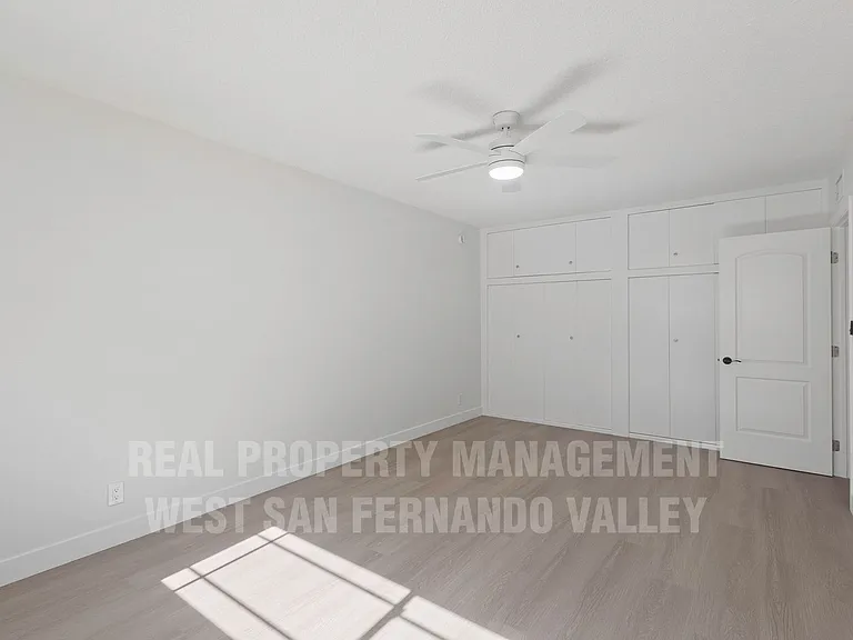 12920 Aetna St — Photo 26