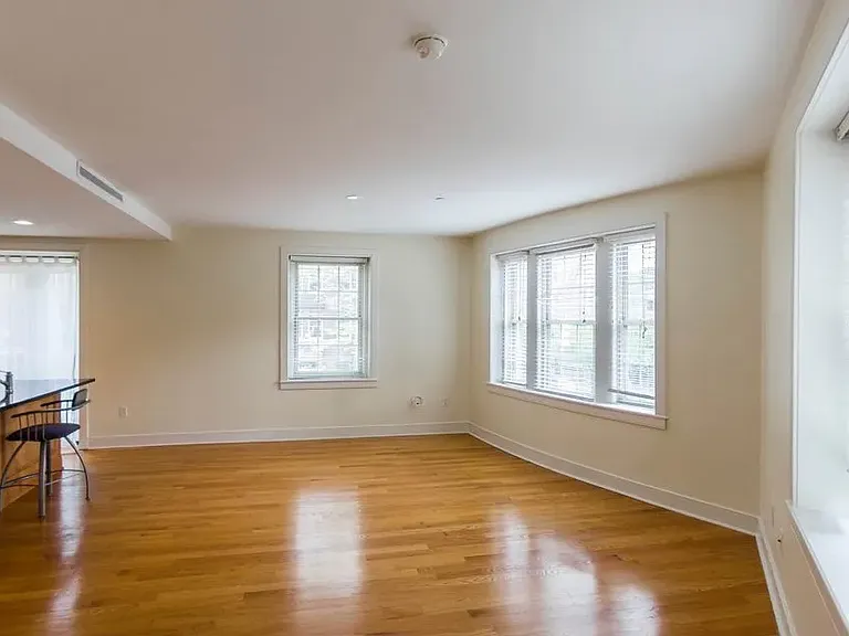 4300 Spruce St — Photo 2
