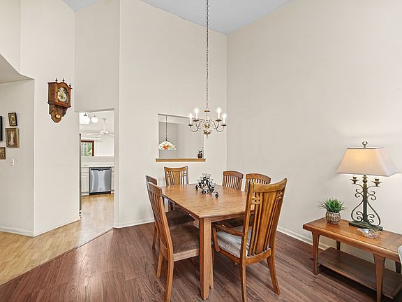 5th image of 1118 Blackburn Dr