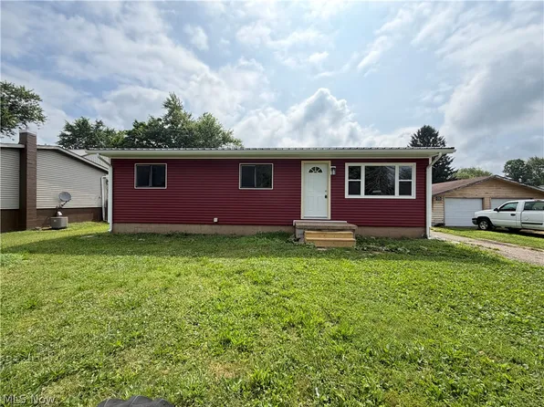 591 Chestnut St, Newcomerstown, OH 43832