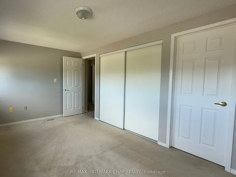 207 Tunbridge Rd — Photo 15