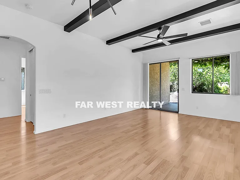 5251 N Celestine Ct — Photo 15