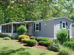 26 Alexander St, West Wareham, MA 02576