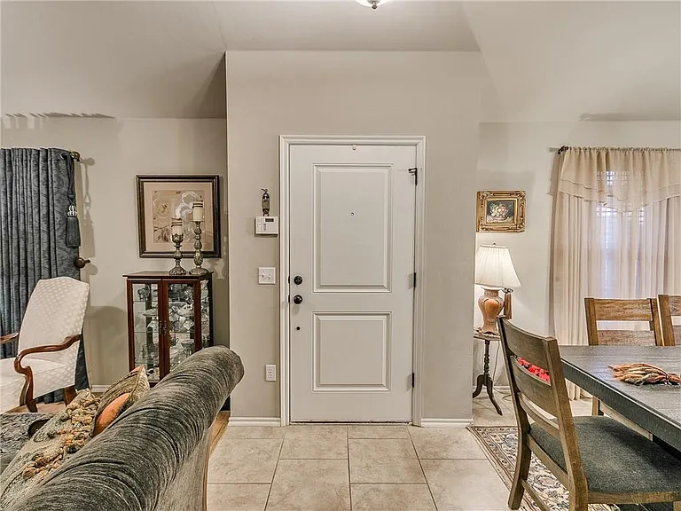 19712 Serenade Way — Photo 5