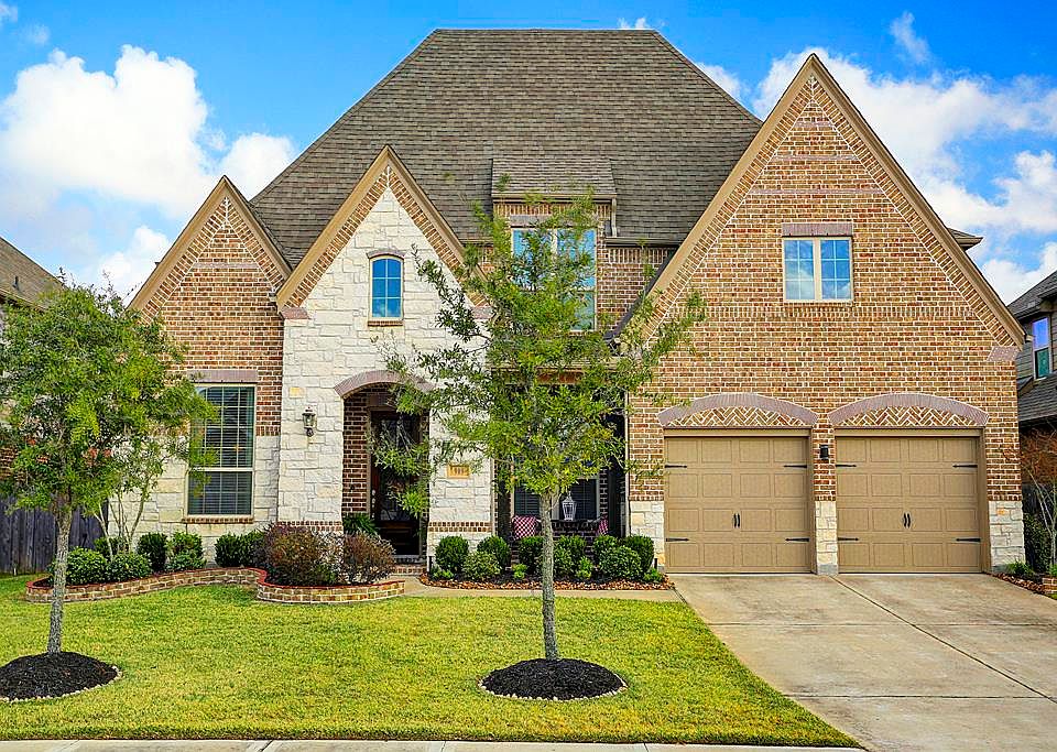1st image of 909 Ember Hills Ln
