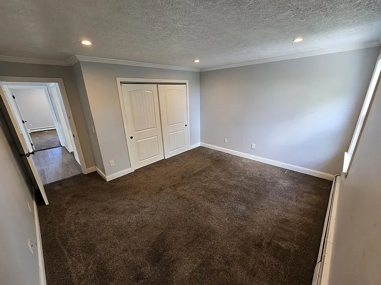 25 W Rosedale Ave — Photo 4