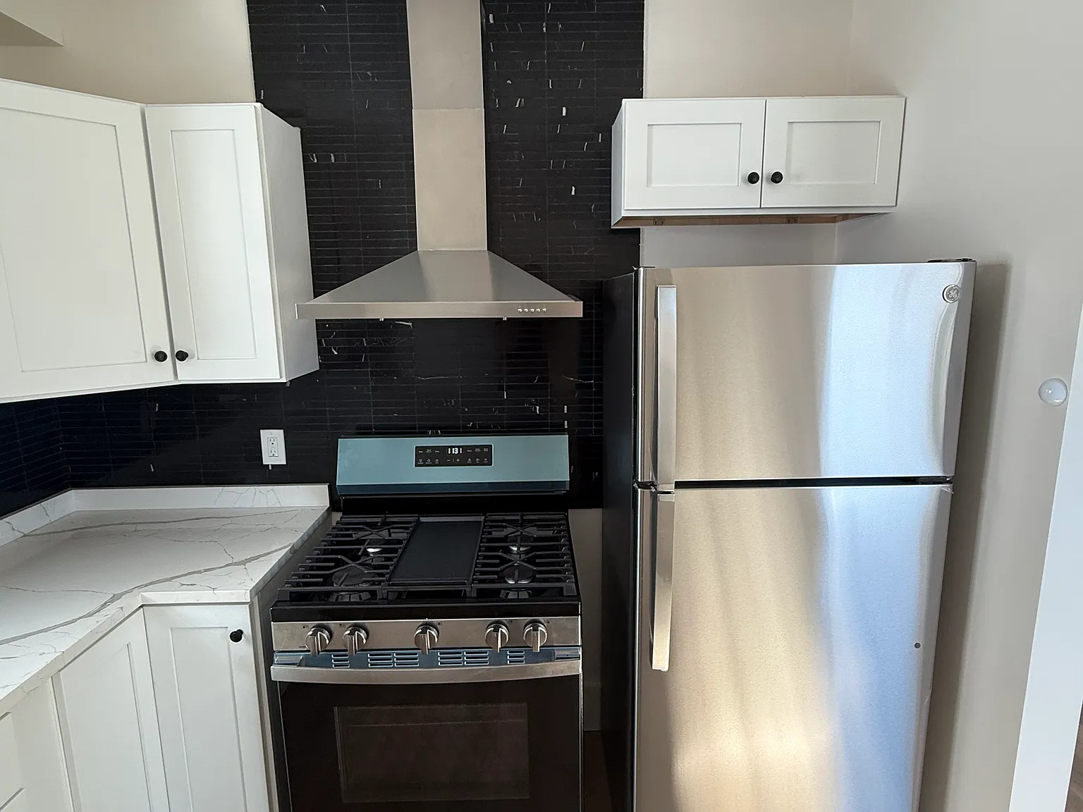 4 bed, 1200 sqft, $2,400 — Photo 1