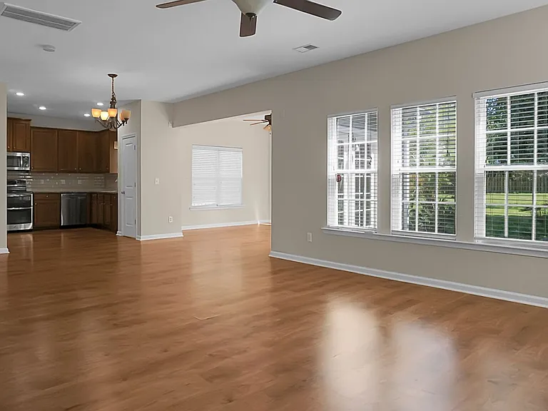 8003 Henderson Rd — Photo 21