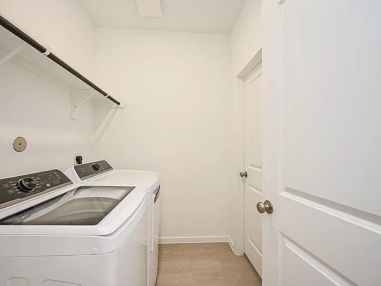 6427 Seafoam Lake Dr — Photo 19