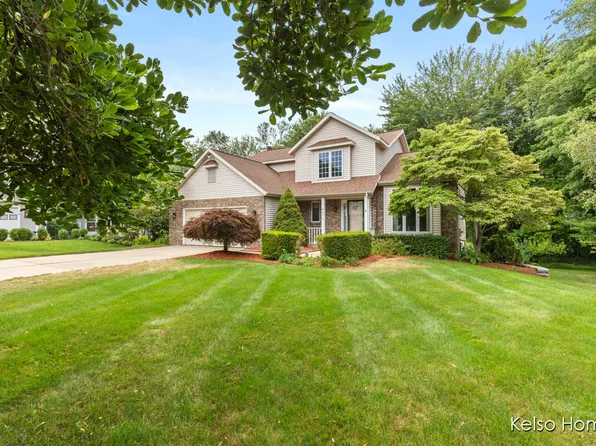 4612 Castle Ct, Holland, MI 49423