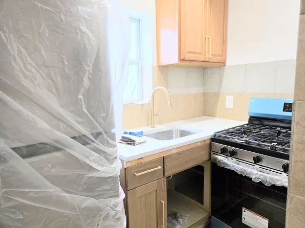 3322 Shore Parkway image 1 of 7